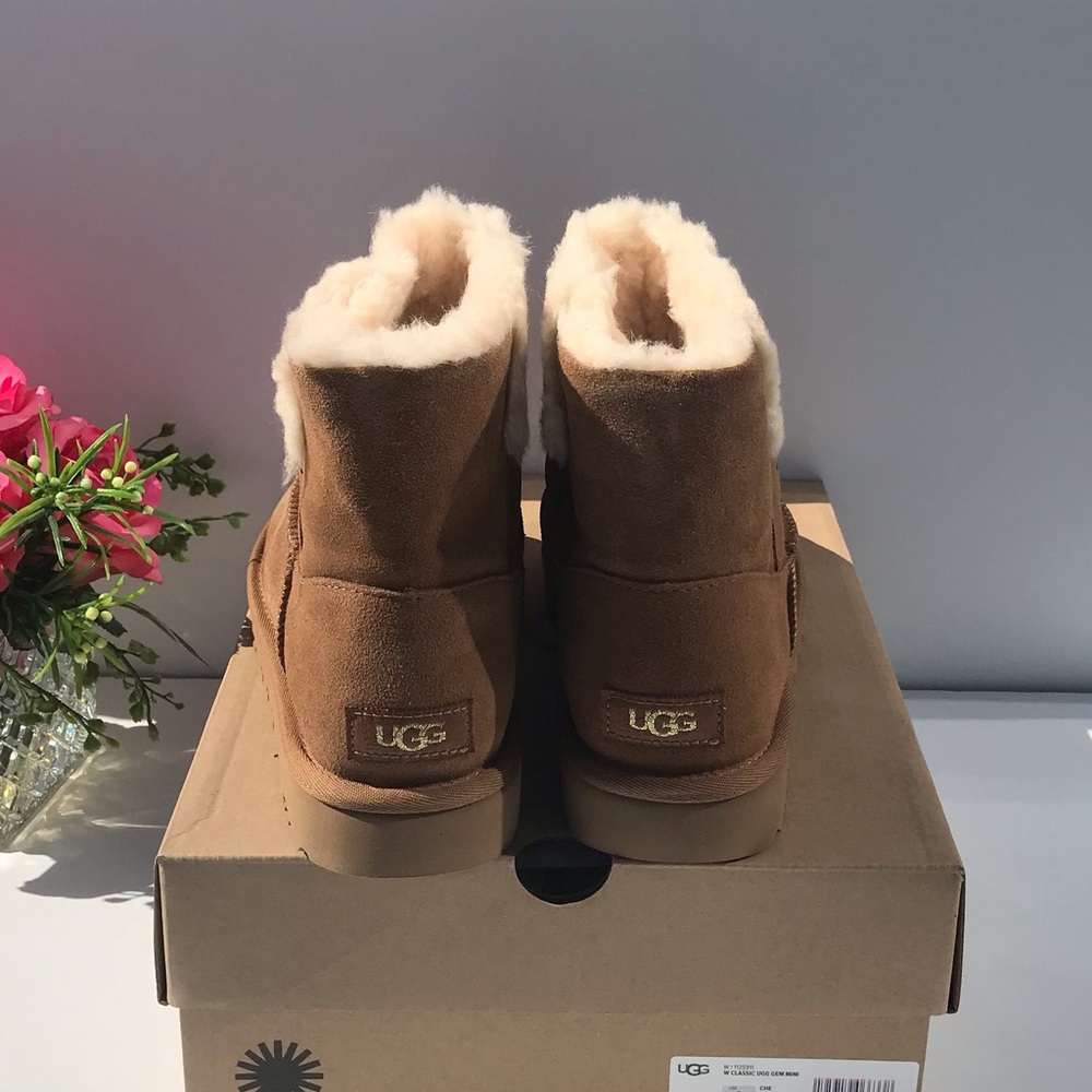 UGG Classic UGG Gem Mini Boot - Picture 9 of 10